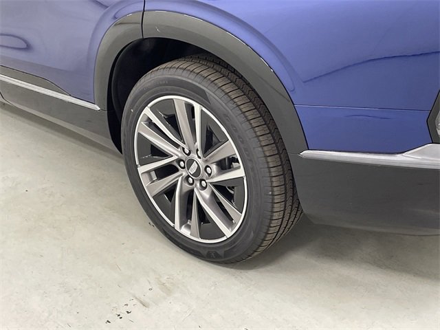 New 2026 Cadillac Vistiq Sport w/ LPO, Floor Liner Package image 17