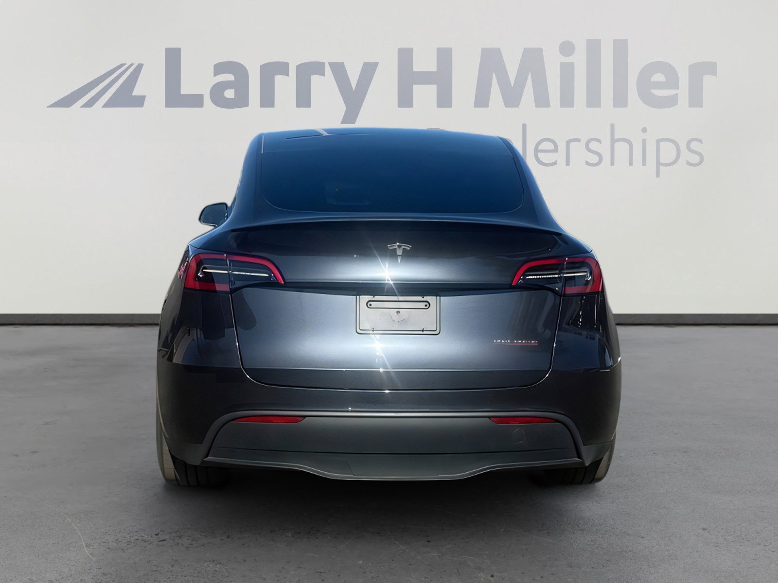 Used 2024 Tesla Model Y Performance image 5