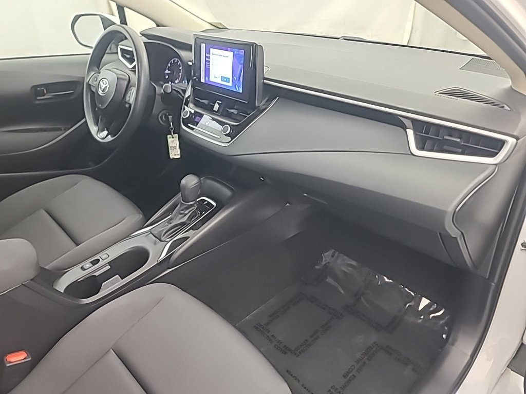 Used 2025 Toyota Corolla LE FWD image 15