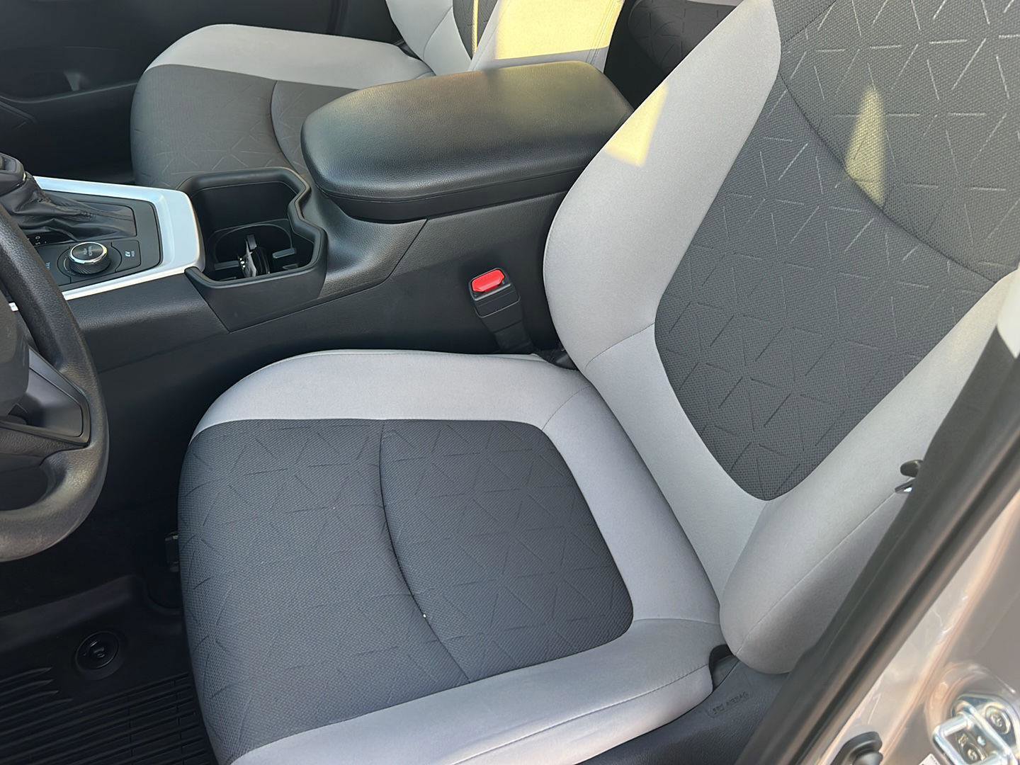 Certified 2022 Toyota RAV4 XLE image 27