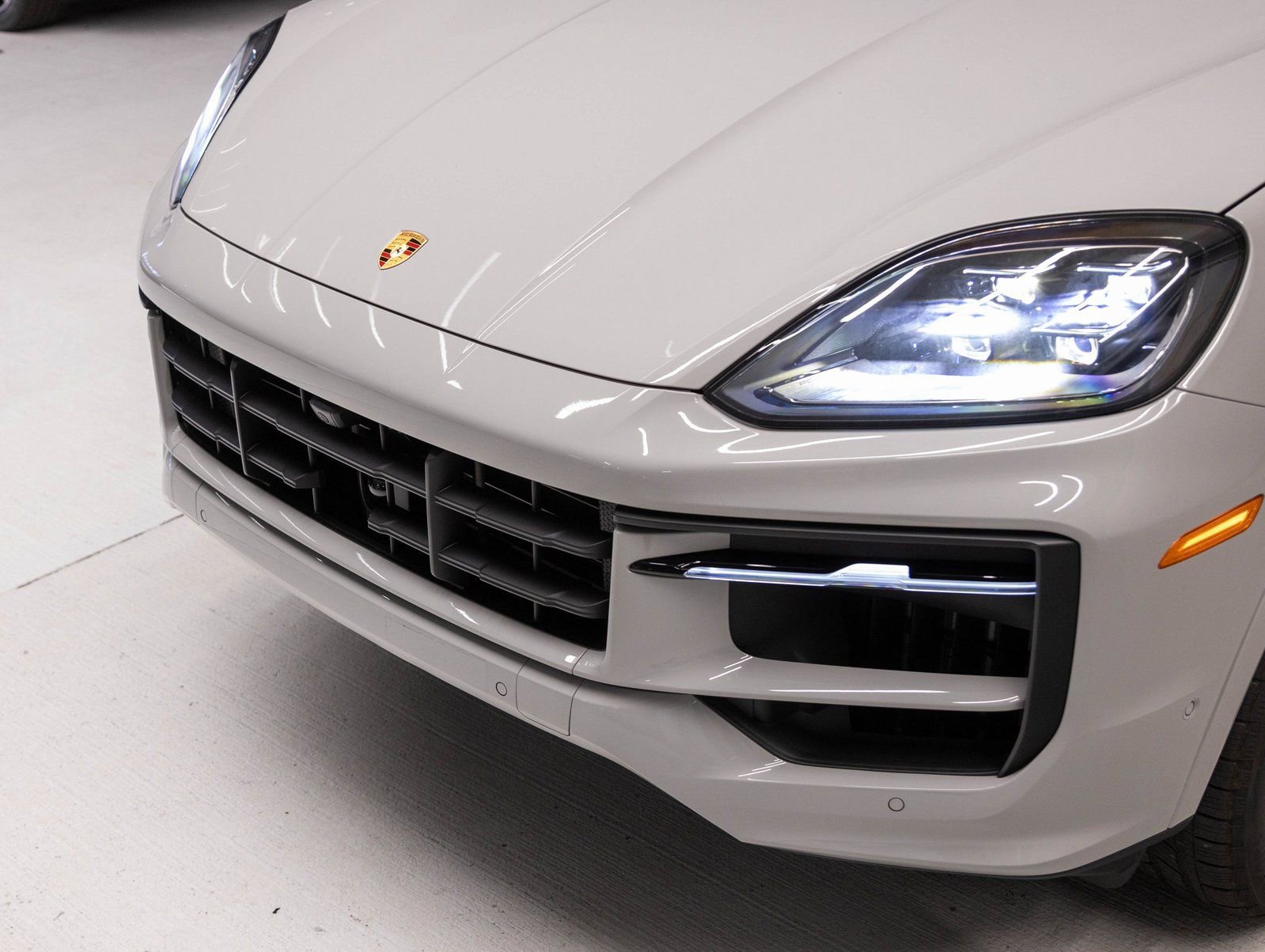 Certified 2026 Porsche Cayenne Coupe AWD/4WD image 33