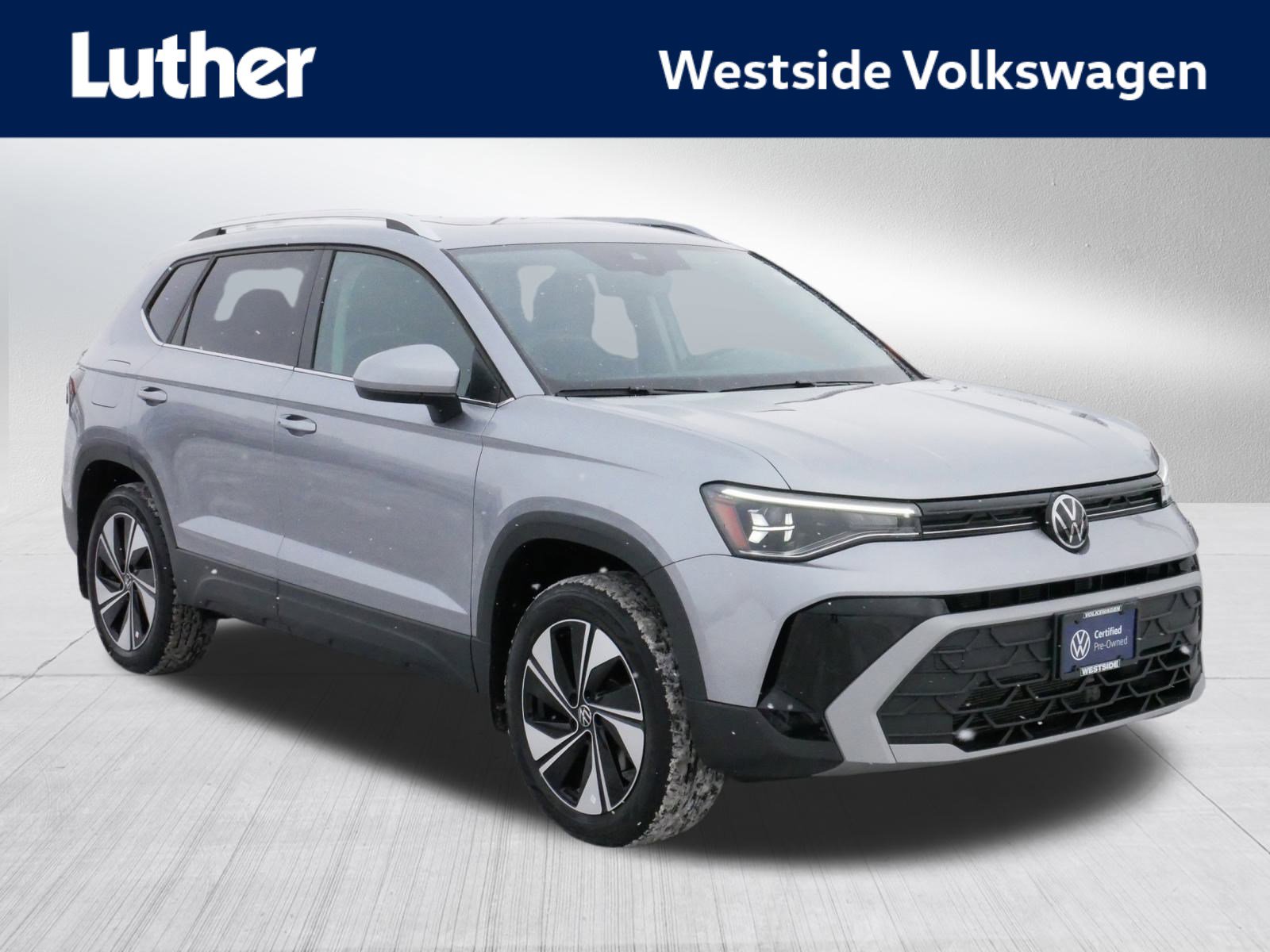 Certified 2025 Volkswagen Taos SE image 1