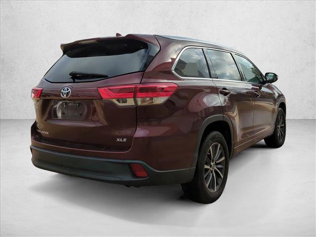 Used 2017 Toyota Highlander XLE image 5