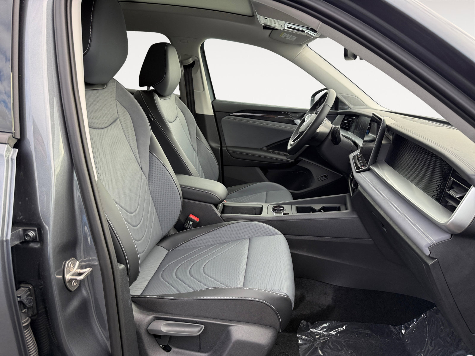 New 2026 Volkswagen Tiguan SE AWD/4WD image 19