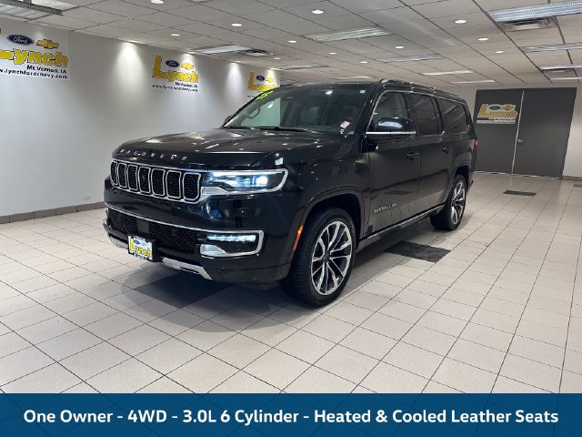 Used 2023 Jeep Wagoneer L Series III w/ Premium Group I AWD/4WD image 2