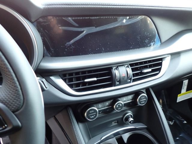 New 2025 Alfa Romeo Stelvio Sprint AWD/4WD image 19