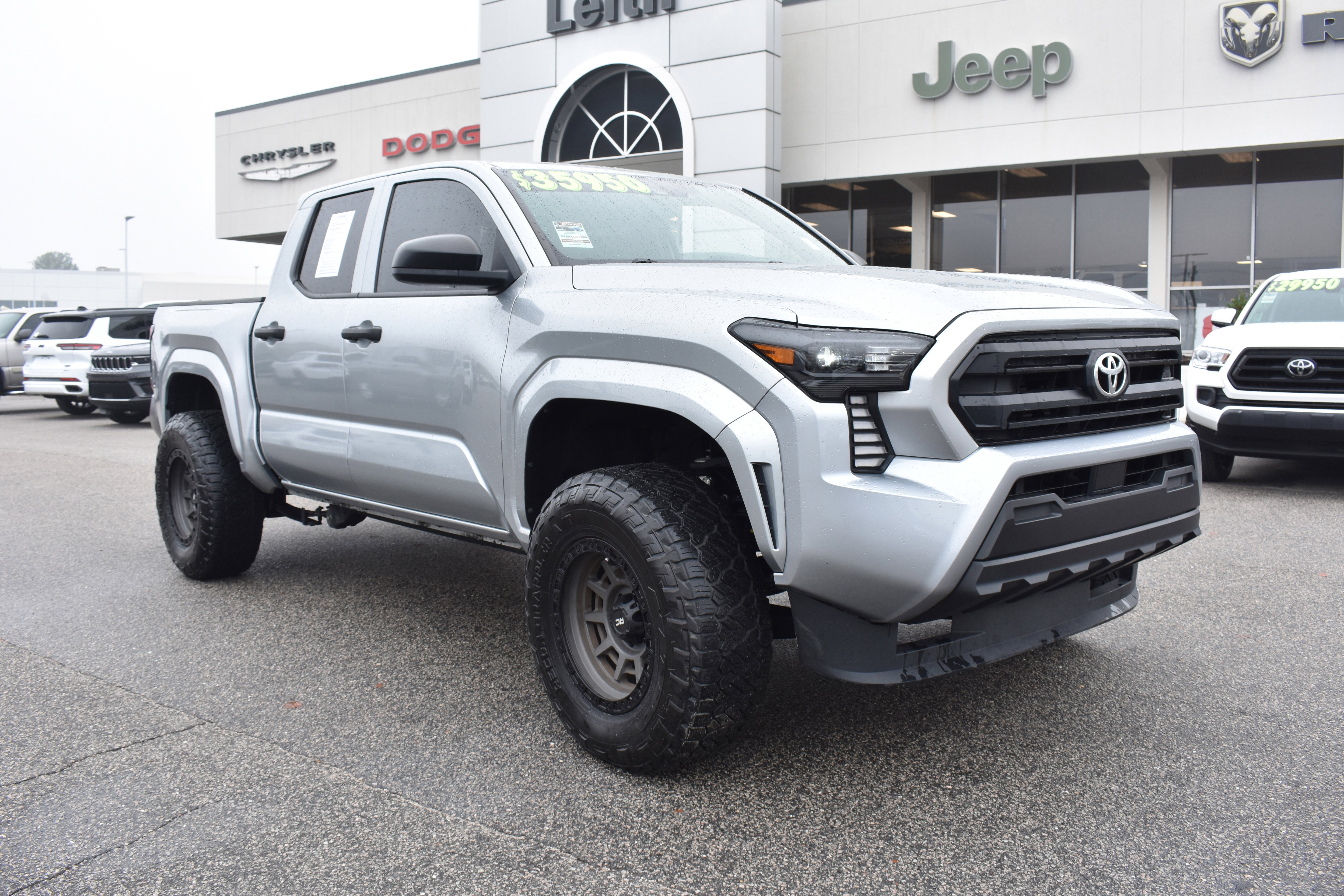 Used 2024 Toyota Tacoma SR image 3