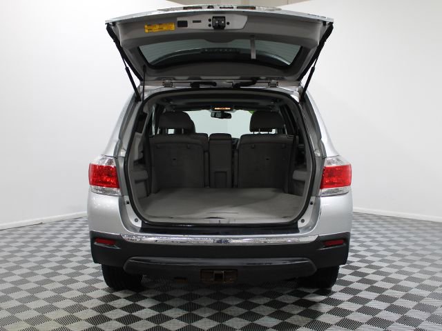Used 2013 Toyota Highlander SE AWD/4WD image 15