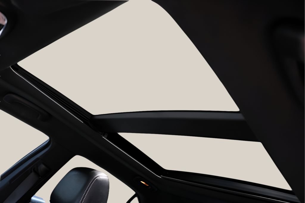 Used 2014 Chrysler 300 S RWD image 12