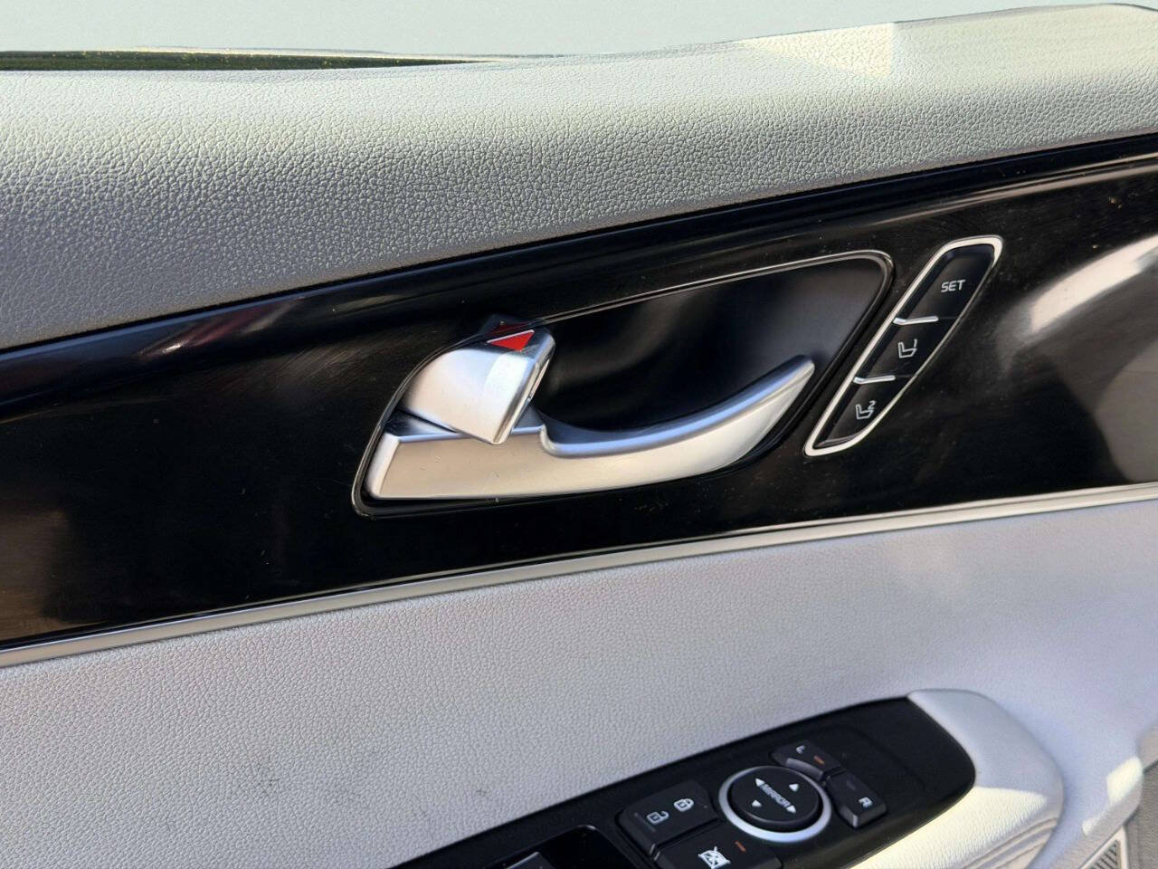 Used 2019 Kia Sorento SX image 10