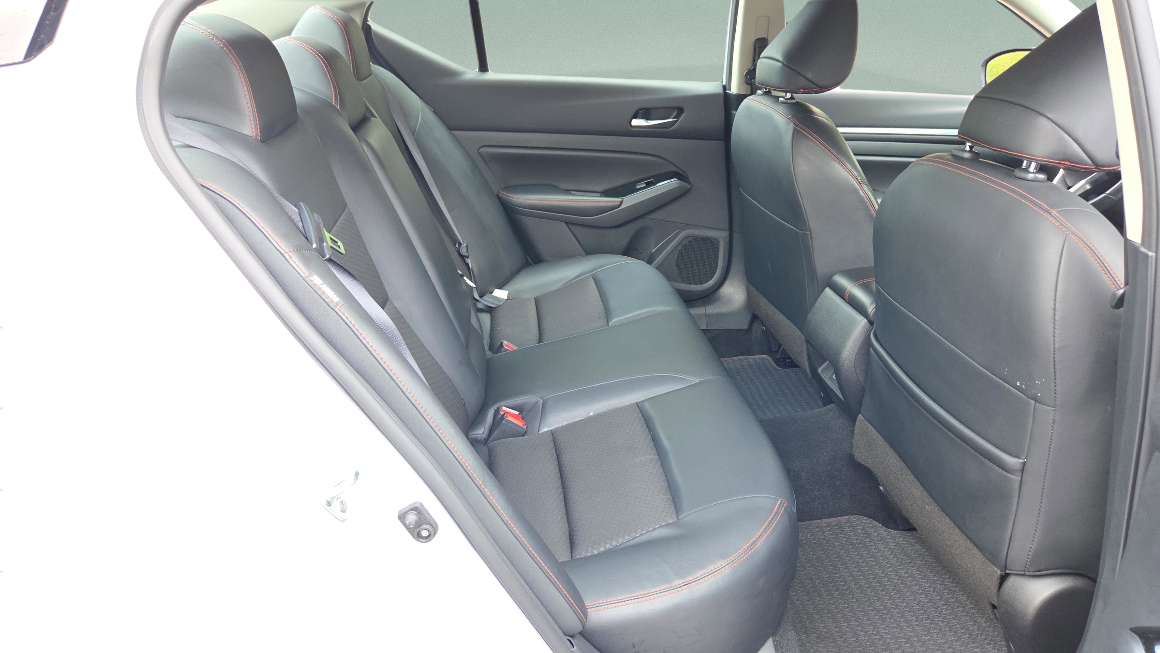 Used 2024 Nissan Altima 2.5 SR FWD image 14