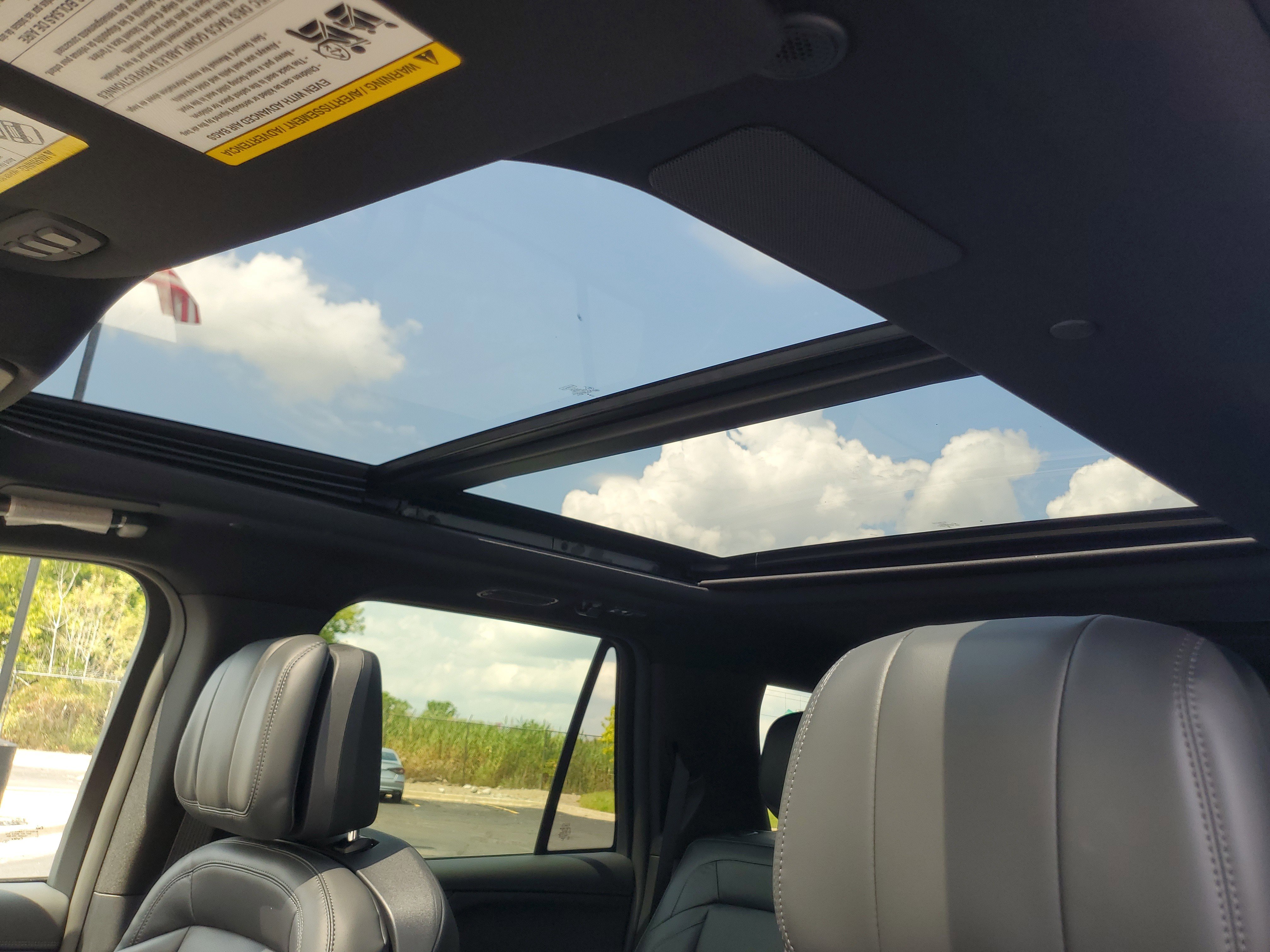 New 2025 Lincoln Navigator L Reserve w/ Jet Appearance Package image 11