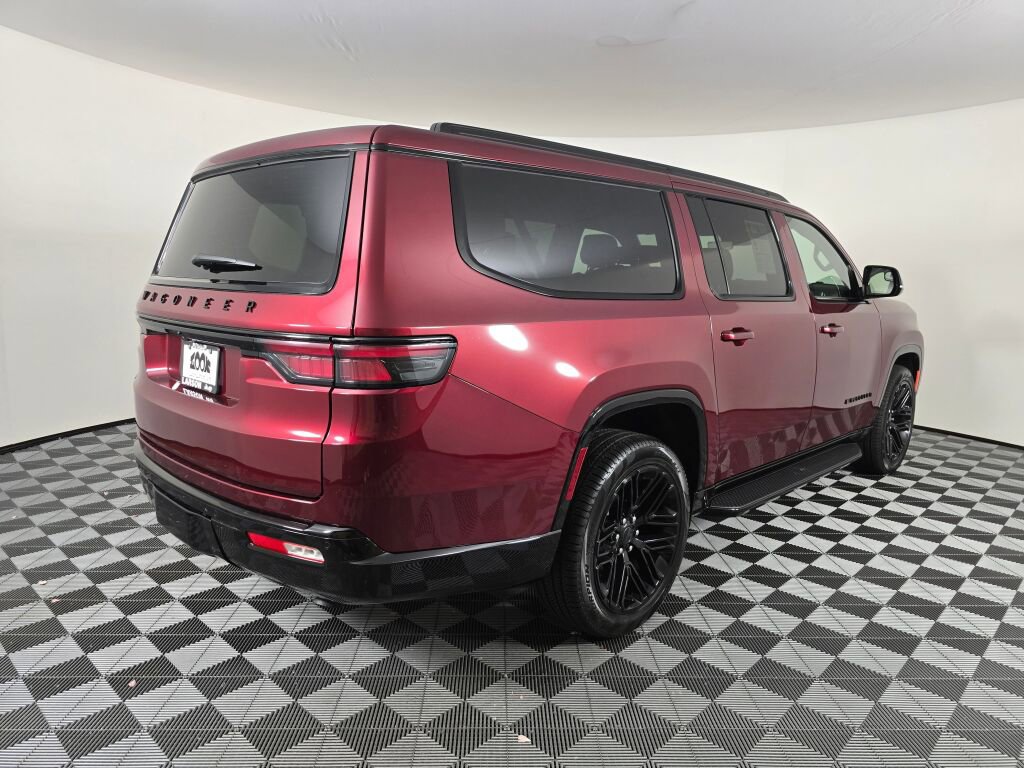 New 2025 Jeep Wagoneer L Series II w/ HD Trailer Tow Package w/25F image 4