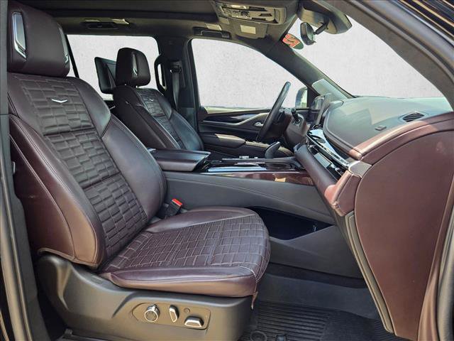 Used 2022 Cadillac Escalade ESV Sport Platinum w/ LPO, ONYX Package AWD/4WD image 24