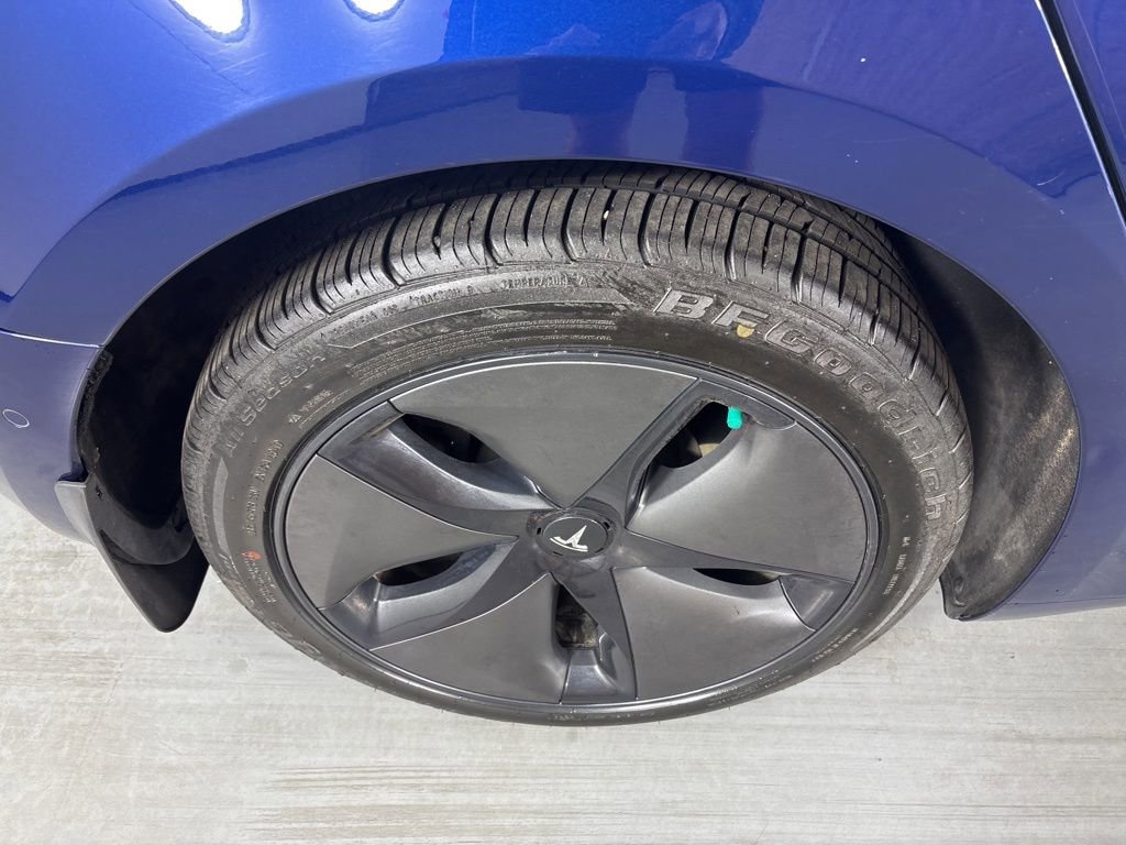 Used 2019 Tesla Model 3 Standard Range Plus image 10