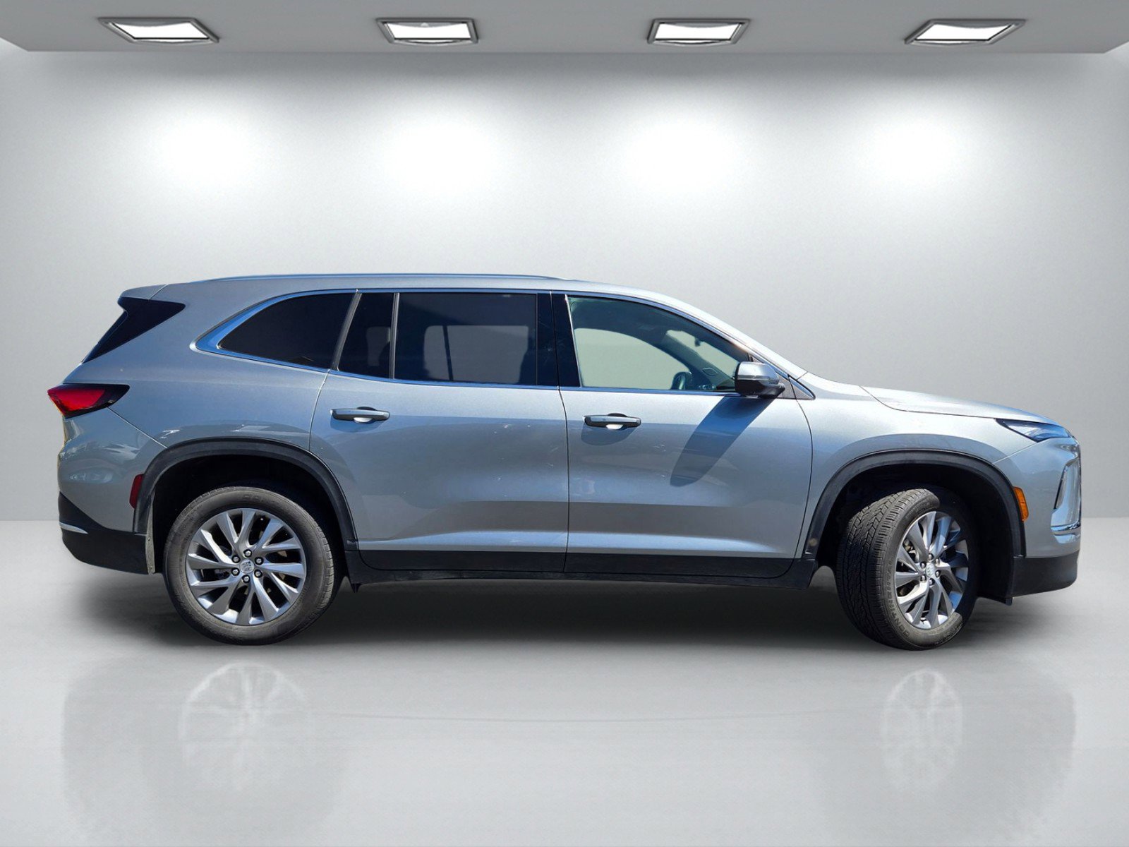 Certified 2025 Buick Enclave Preferred AWD/4WD image 3