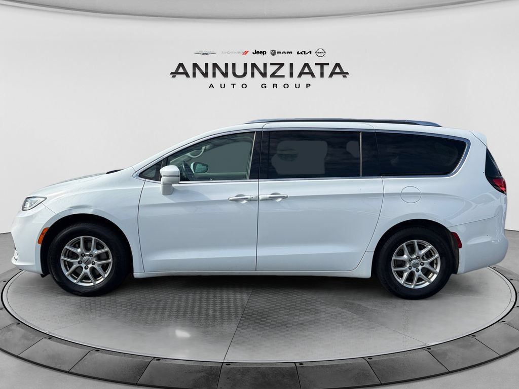 Used 2021 Chrysler Pacifica Touring-L FWD image 2