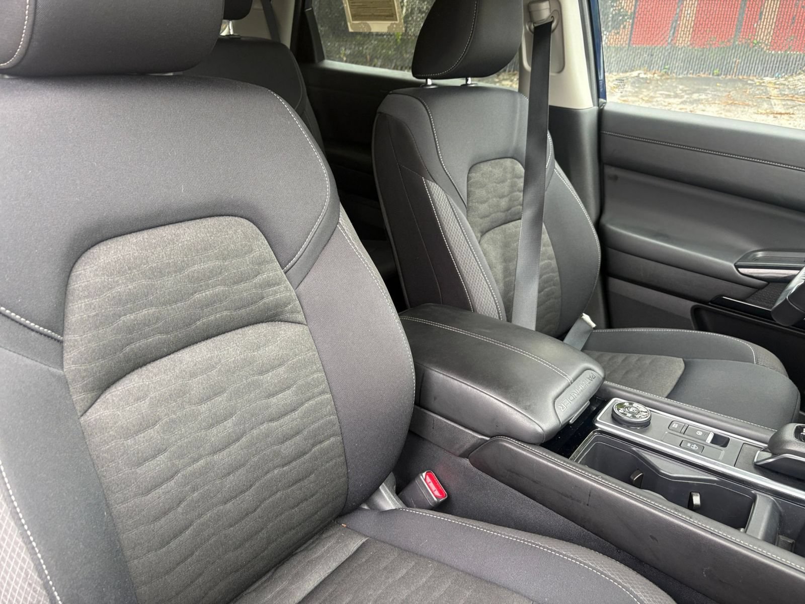 Used 2025 Nissan Pathfinder SV AWD/4WD image 28