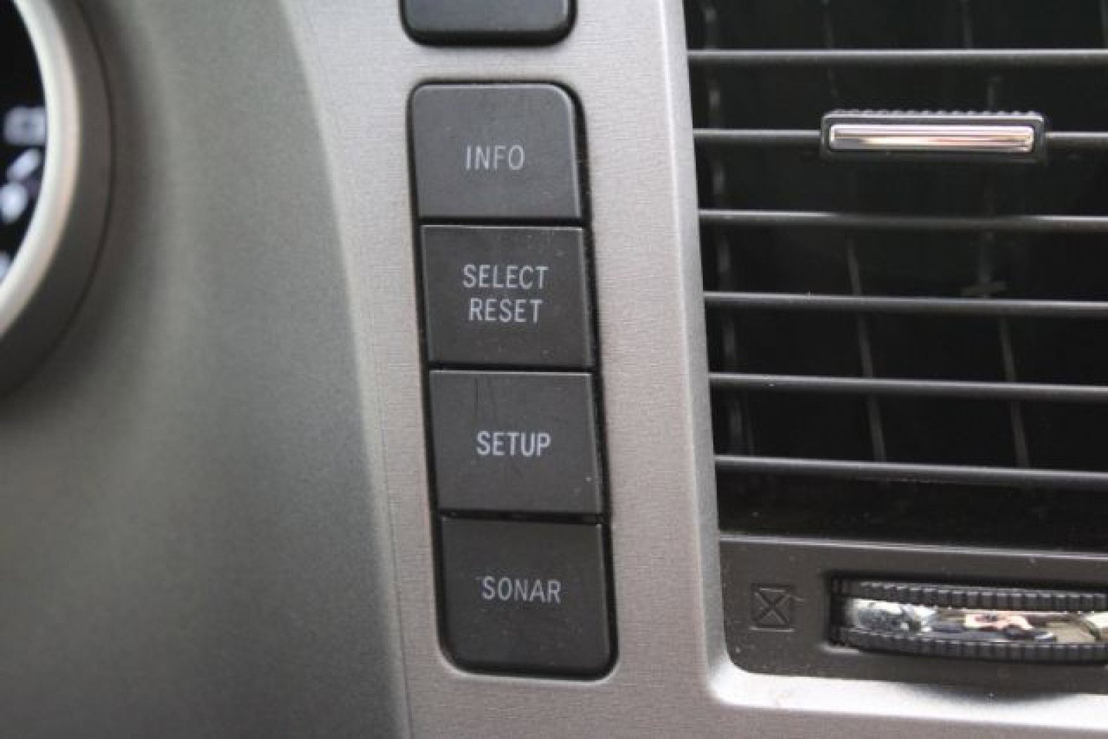 Used 2010 Toyota Sequoia Limited image 21