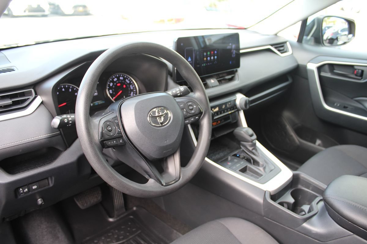 Used 2019 Toyota RAV4 LE w/ Carpet Mat Package FWD image 14