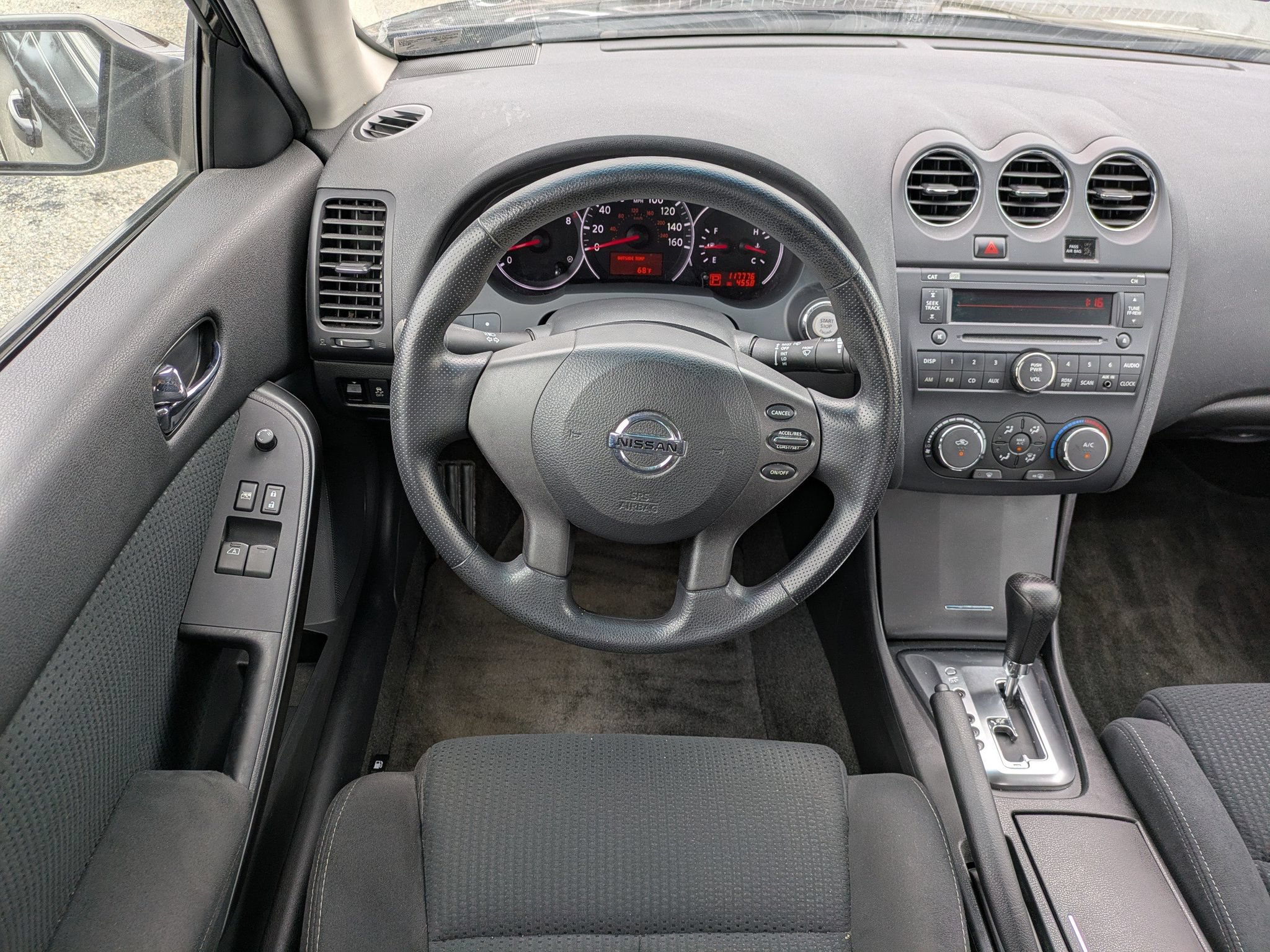 Used 2011 Nissan Altima 2.5 S FWD image 16