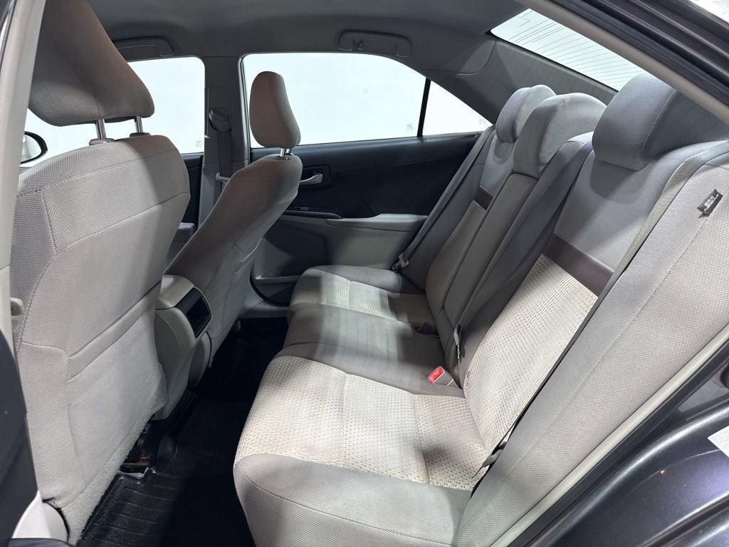 Used 2014 Toyota Camry LE FWD image 26