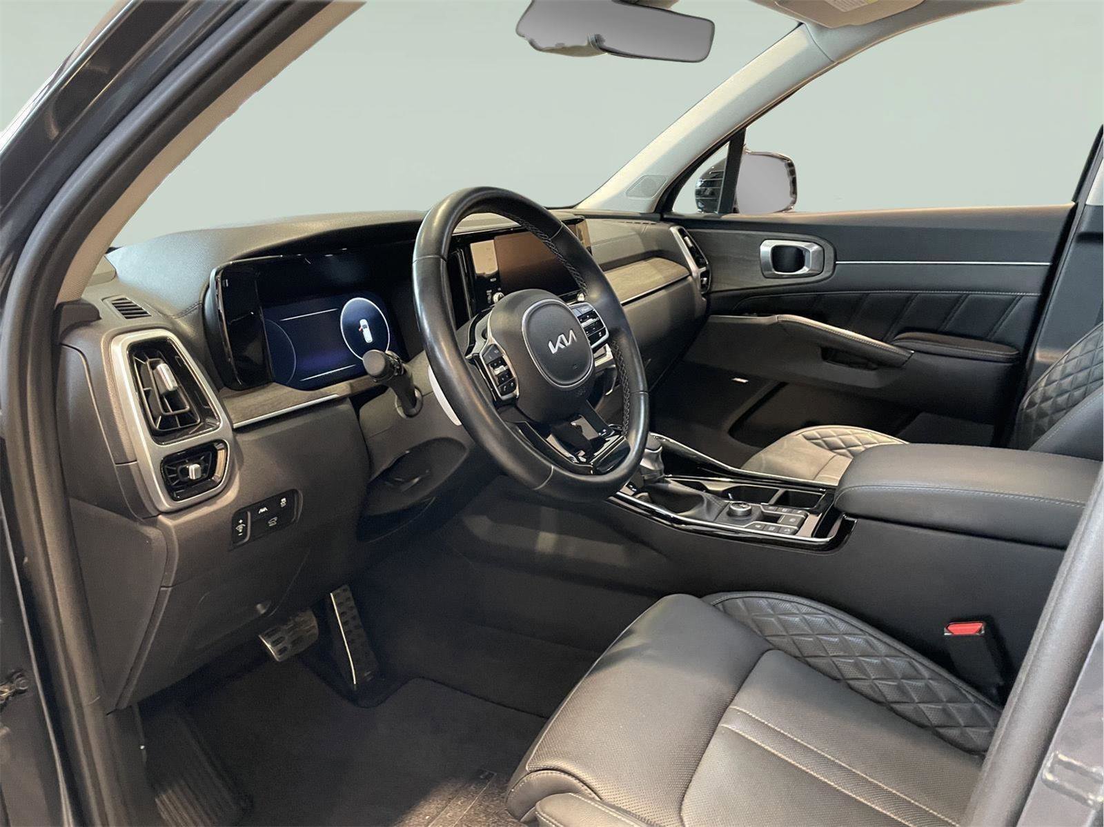 Used 2023 Kia Sorento SX Prestige image 13