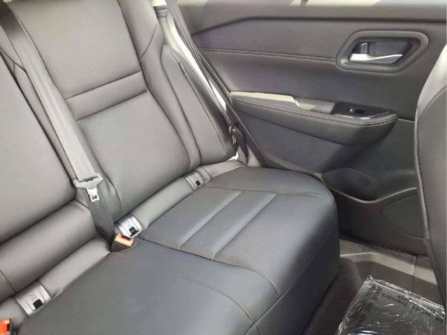 Certified 2024 Nissan Rogue SV w/ SV Premium Package FWD image 18