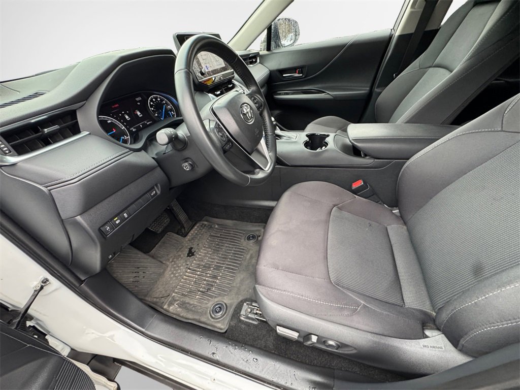Used 2023 Toyota Venza LE image 22