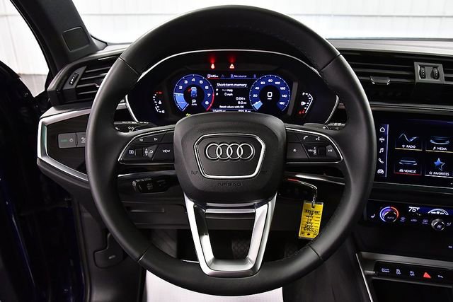 Used 2025 Audi Q3 2.0T Premium image 18
