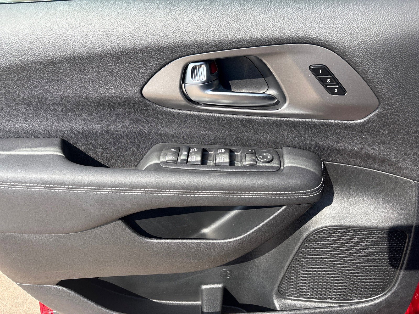 New 2026 Chrysler Pacifica Select image 13