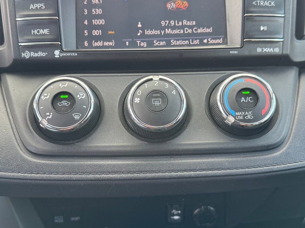 Used 2016 Toyota RAV4 LE FWD image 29