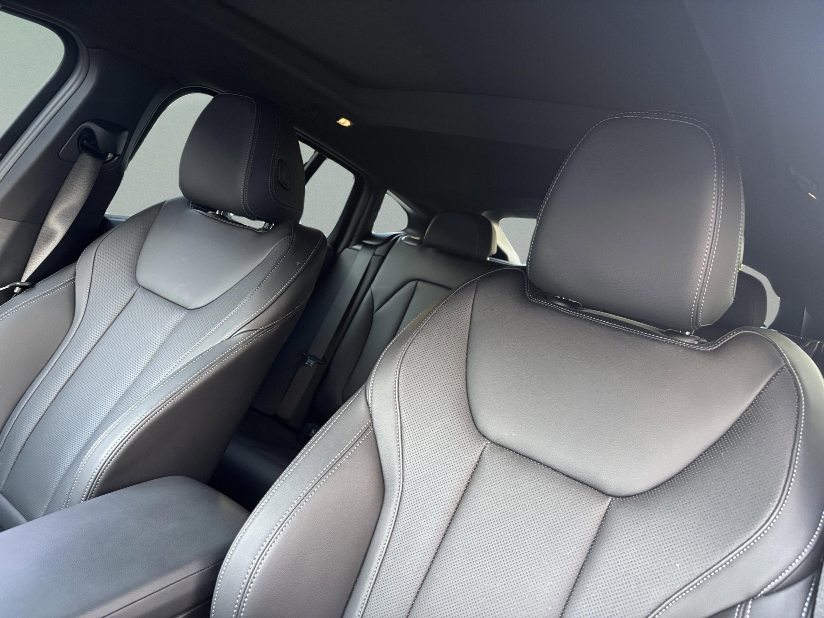 Used 2024 BMW X4 M40i w/ Premium Package image 19