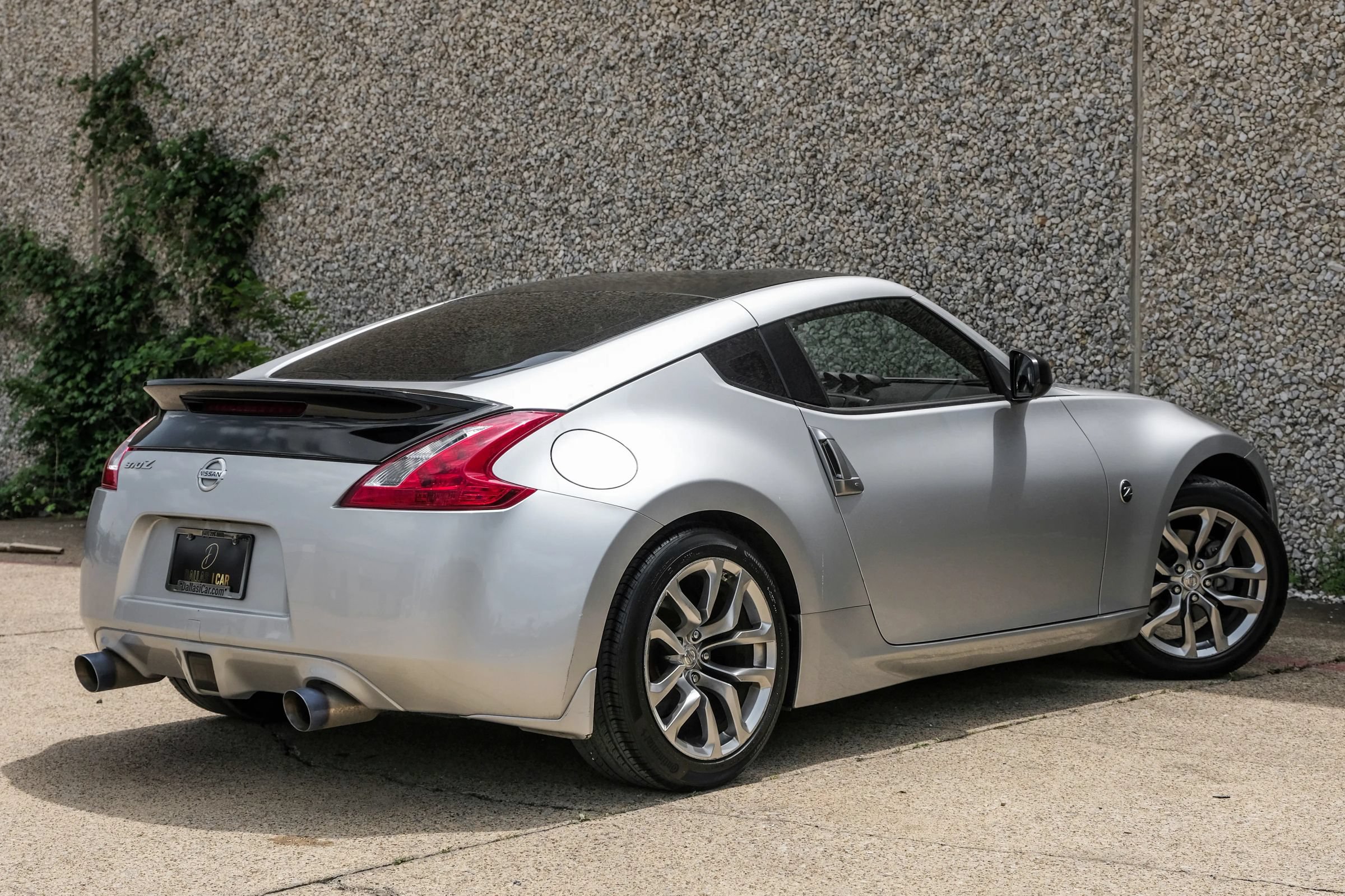 Used 2014 Nissan 370Z Coupe RWD image 7