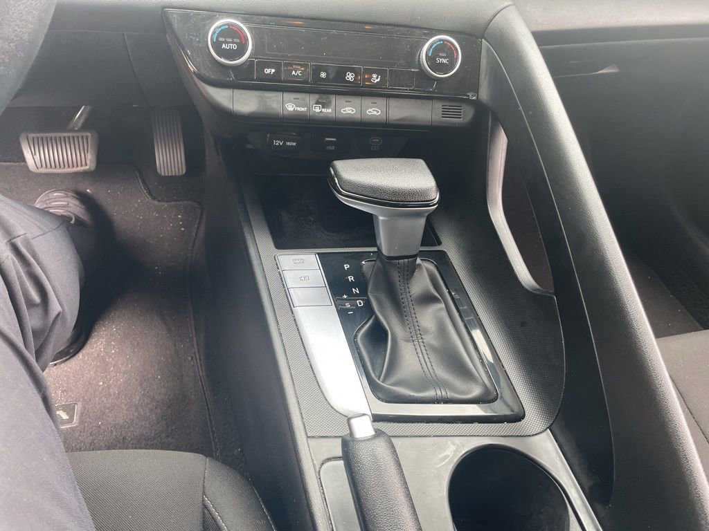 Used 2024 Hyundai Elantra SEL image 18