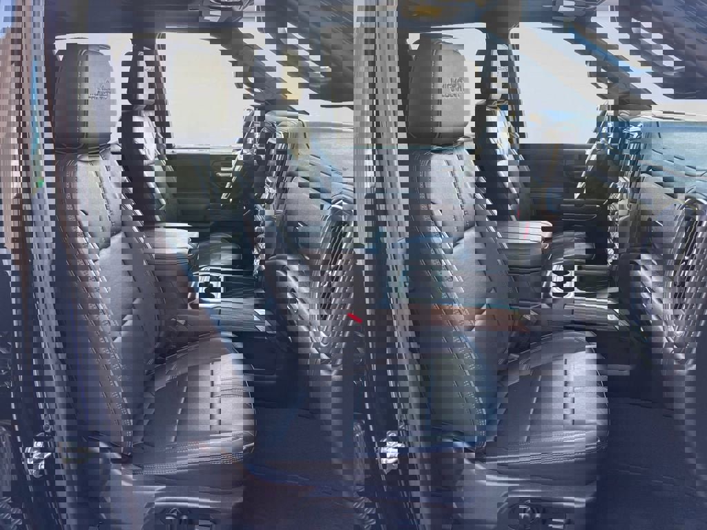 Used 2023 Chevrolet Silverado 2500 High Country w/ Z71 Off-Road Package image 15