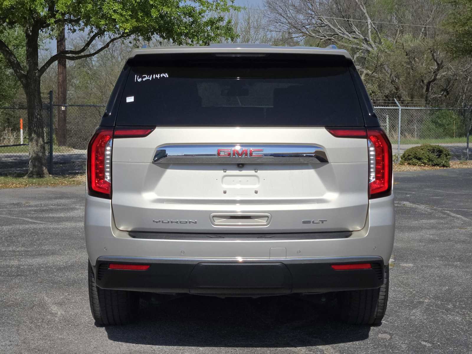 Used 2021 GMC Yukon SLT w/ Rear Media and Nav Package image 4