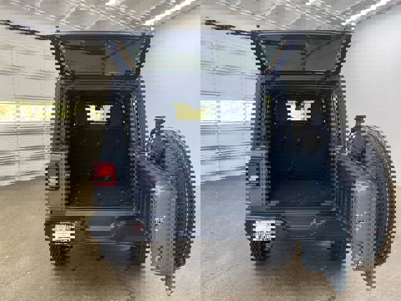 Used 2024 Jeep Wrangler Sport S image 27