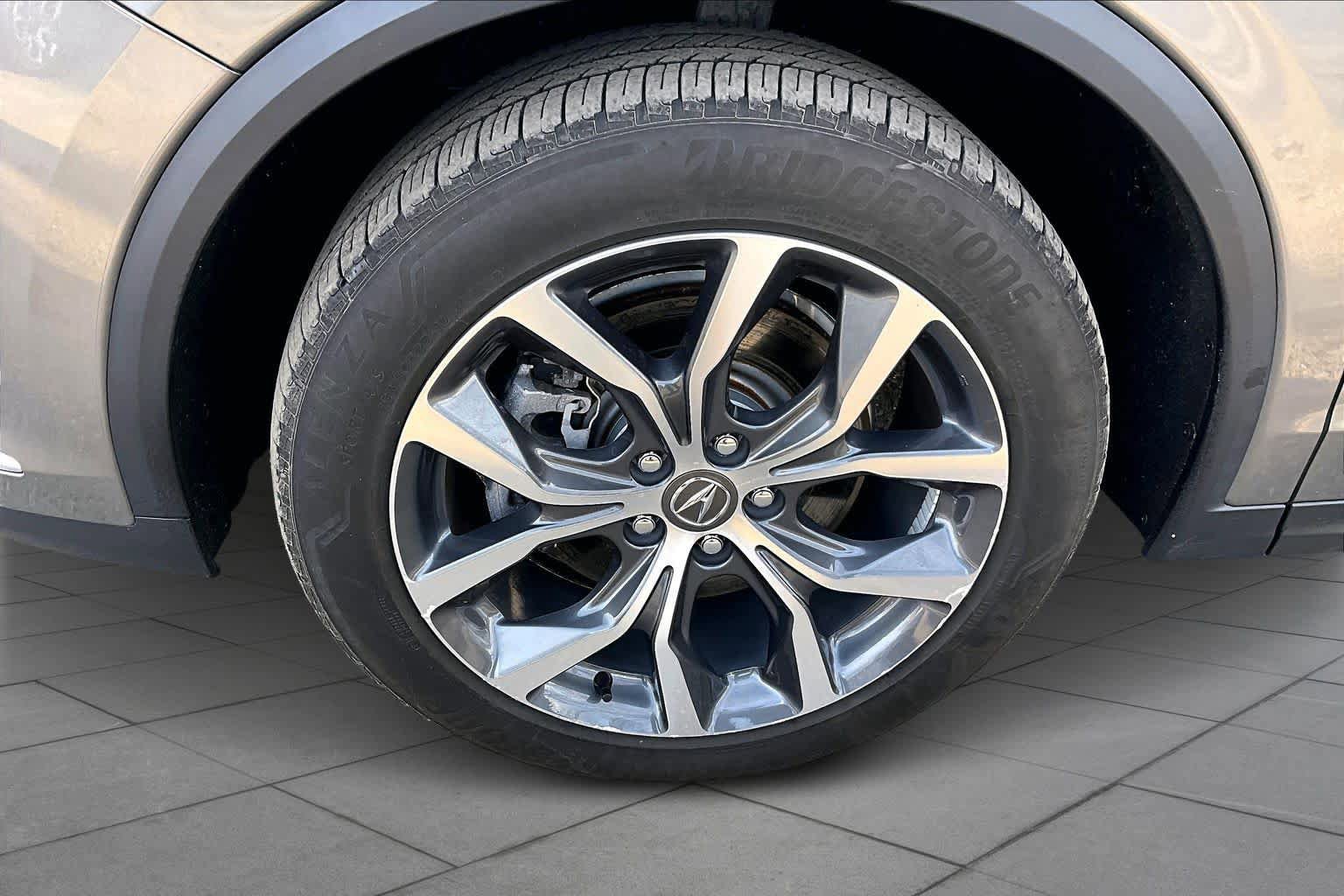 Used 2023 Acura MDX SH-AWD w/ Technology Package image 11
