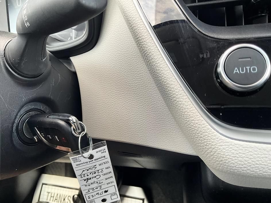 Used 2025 Toyota Corolla LE FWD image 24