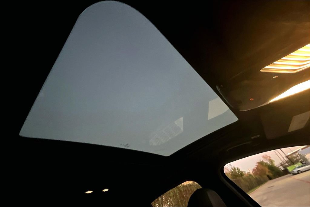 Used 2023 BMW 330i xDrive Sedan w/ Driving Assistance Package image 21