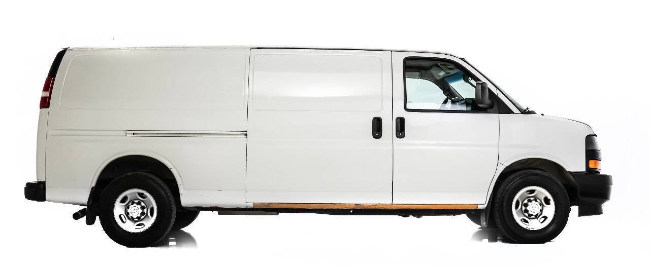 Used 2018 Chevrolet Express 3500 Extended w/ Driver Convenience Package RWD image 5