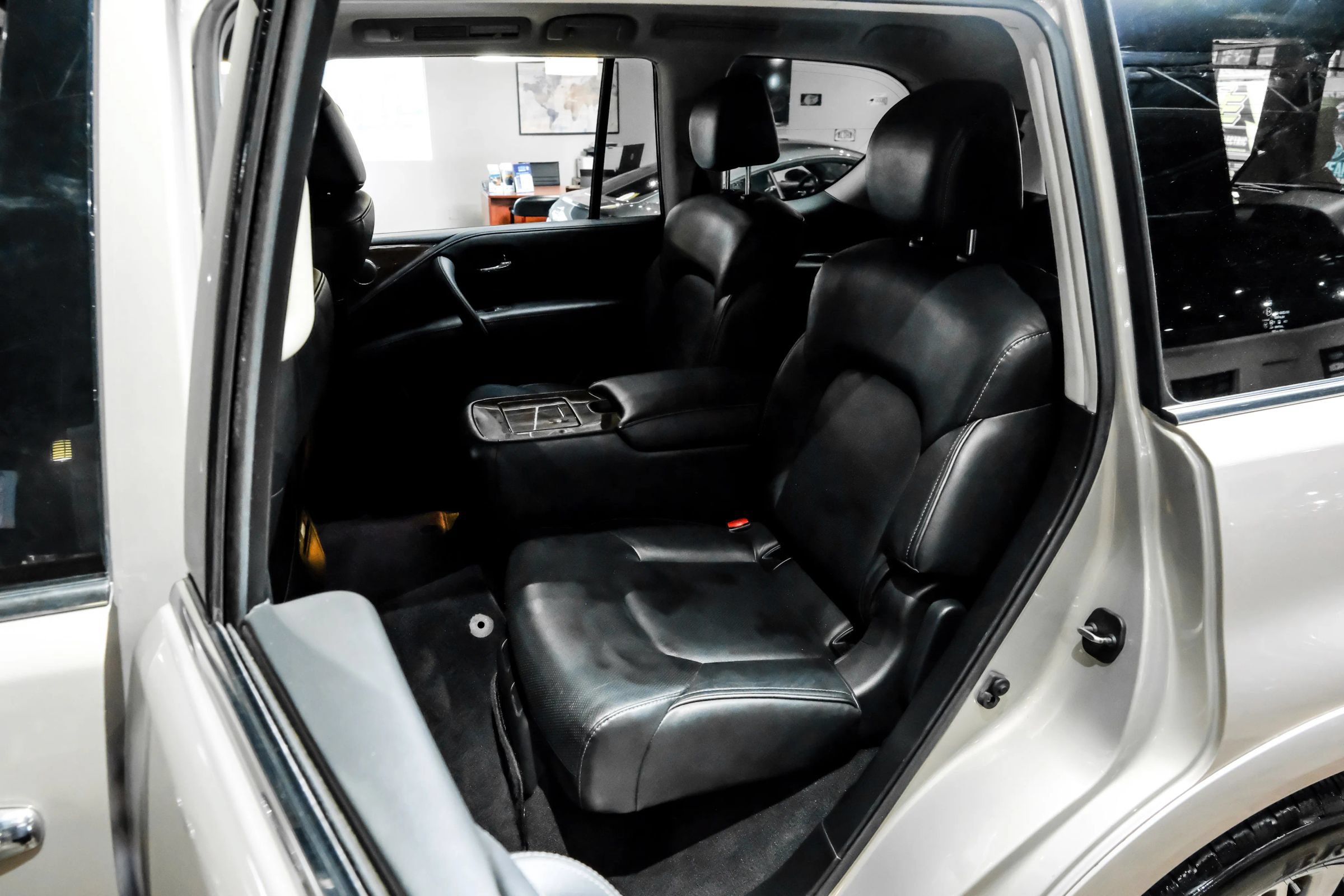 Used 2019 INFINITI QX80 Luxe RWD image 37