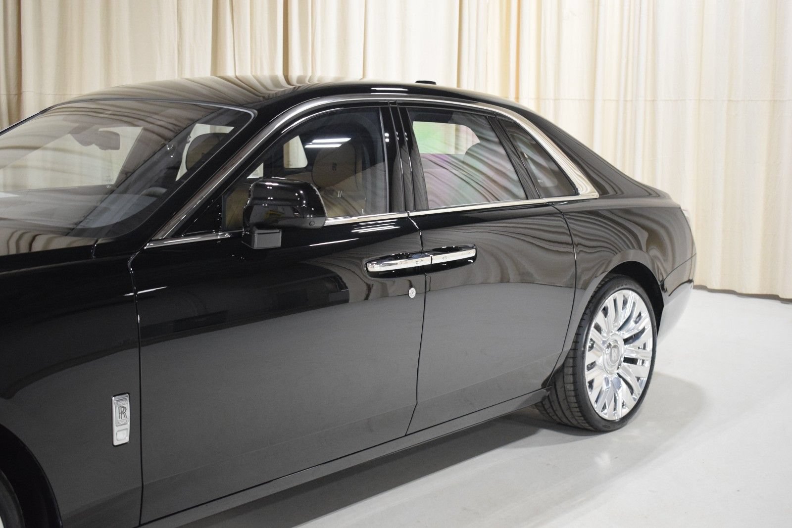 New 2026 Rolls-Royce Ghost AWD/4WD image 5