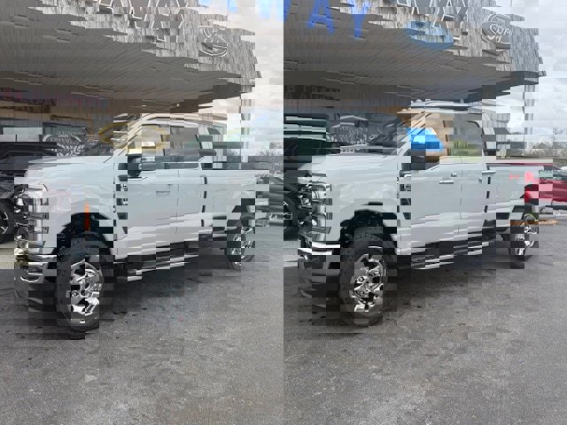 New 2026 Ford F350 Lariat w/ Chrome Package image 2