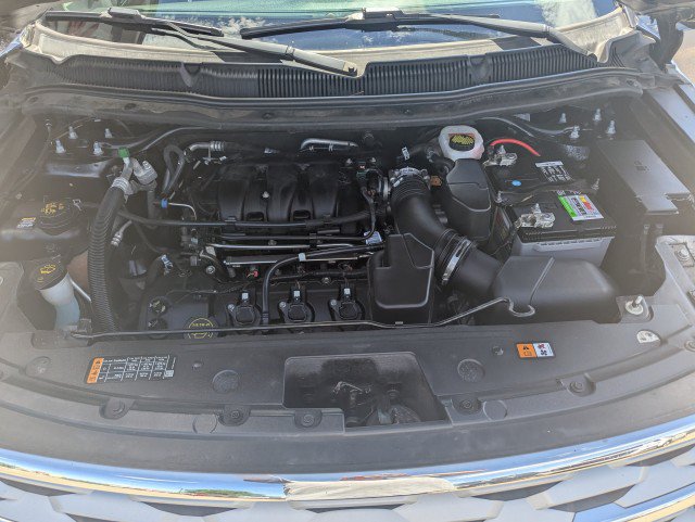 Used 2018 Ford Explorer XLT w/ Equipment Group 202A AWD/4WD image 30