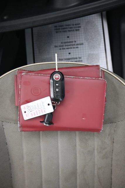 Used 2013 FIAT 500 Lounge w/ Beats Audio Pkg FWD image 13