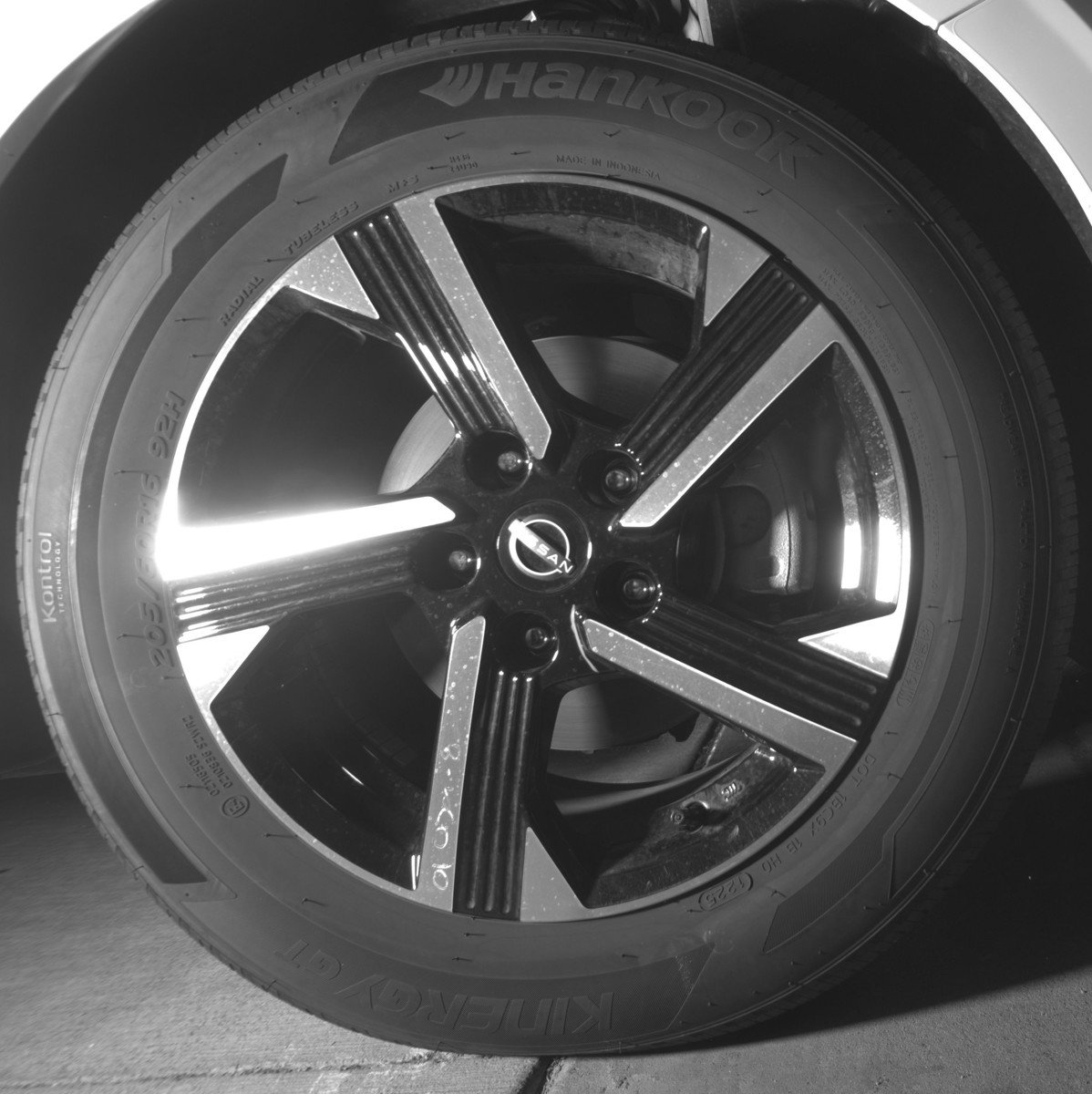 Used 2025 Nissan Sentra SV FWD image 13
