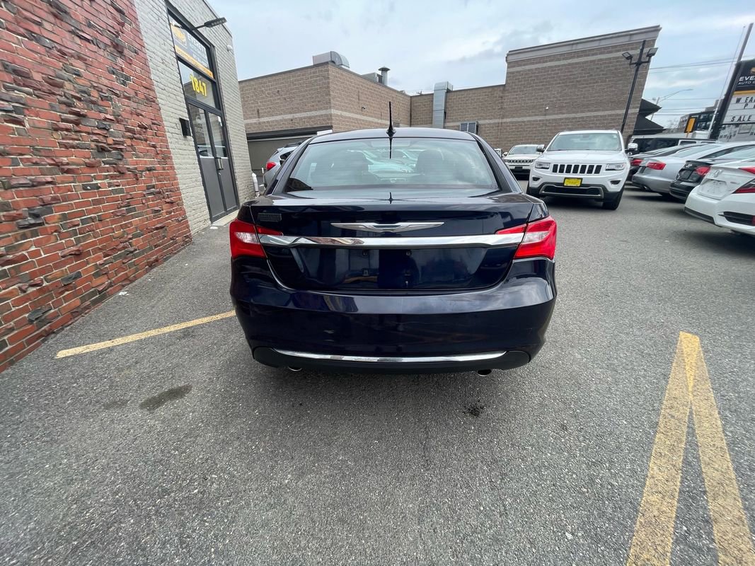 Used 2014 Chrysler 200 Limited image 5
