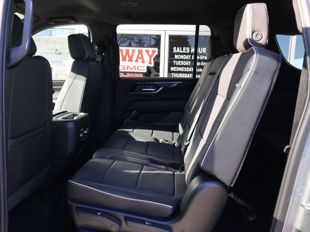 New 2026 GMC Yukon XL Elevation w/ LPO, Elevation Black Package AWD/4WD image 27